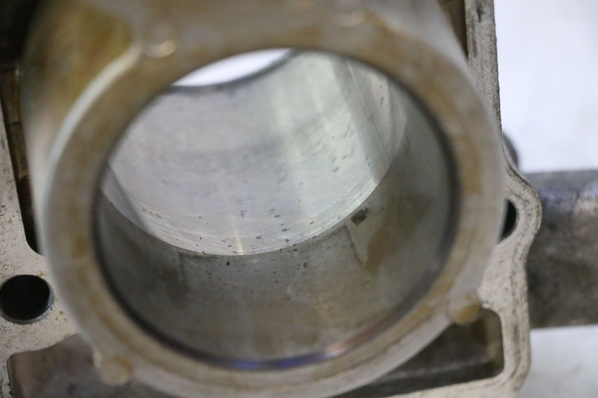 photo de CILINDRO PISTON HONDA FJS SILVER WING SILVERWING 400 (2005 - 2008) - Estado de la superficie y material