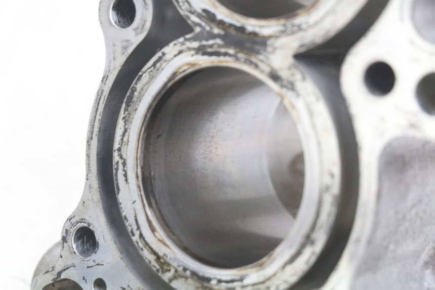 photo de CILINDRO PISTÓN HONDA FJS SILVERWING SILVER WING 400 (2009 - 2016) - Primer plano técnico