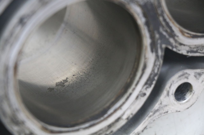 photo de CILINDRO PISTÓN HONDA FJS SILVERWING SILVER WING 400 (2009 - 2016) - Estado de la superficie y material