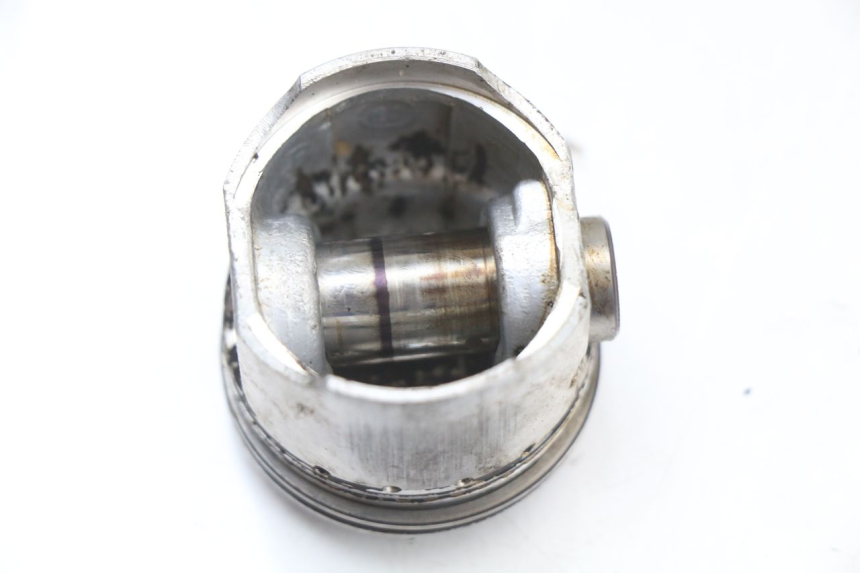 photo de CILINDRO PISTON PIAGGIO FLY 4T 50 (2004 - 2010) - Zoom sobre los componentes