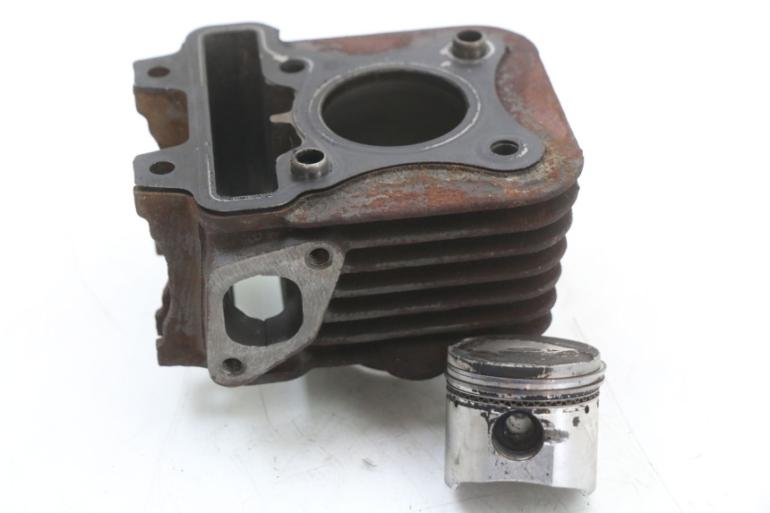 photo de CILINDRO PISTON PIAGGIO FLY 4T 50 (2004 - 2010) - Zoom estado de uso