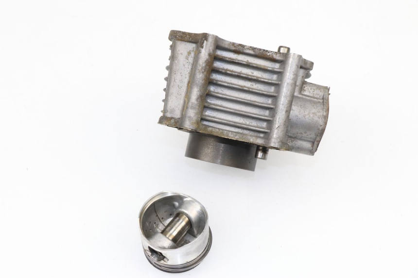 photo de CILINDRO PISTON REVATTO FUTURA GT 125 (2006 - 2008) - Estado de la superficie y material