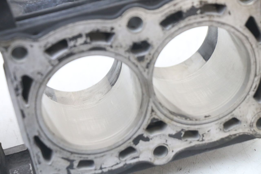 photo de CILINDRO PISTON YAMAHA FZS FAZER 600 (2001 - 2003) - Enfoque en la estructura