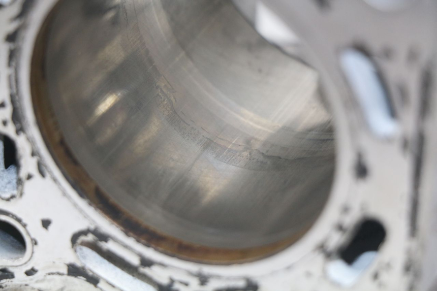 photo de CILINDRO PISTON SUZUKI GSX-R GSXR 600 (2001 - 2003) - Zoom estado de uso