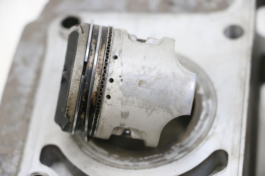 photo de CILINDRO PISTON HYOSUNG GTR 125 (2006 - 2008) - Enfoque en la estructura