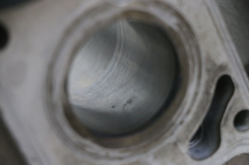 photo de CILINDRO PISTON HYOSUNG GTR 125 (2006 - 2008) - Detalles de los puntos de fijación