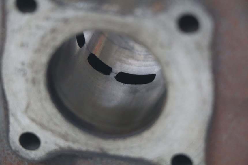 photo de CILINDRO PISTON SYM JET EURO X 2T 50 (2003 - 2007) - Características distintivas