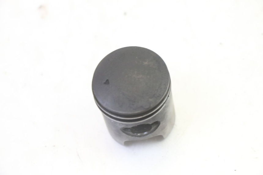 photo de CILINDRO PISTON PEUGEOT KISBEE 2T 50 (2010 - 2017) - Enfoque en la estructura