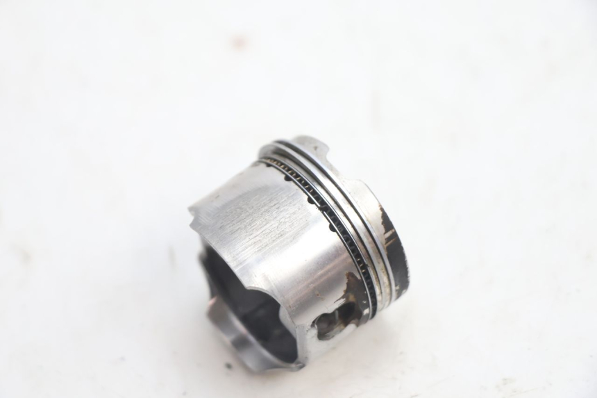 photo de CILINDRO PISTON PEUGEOT KISBEE 4T 50 (2010 - 2017) - Primer plano de alta resolución