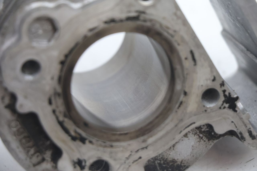 photo de CILINDRO PISTON PEUGEOT KISBEE 4T 50 (2010 - 2017) - Detalles de los puntos de fijación