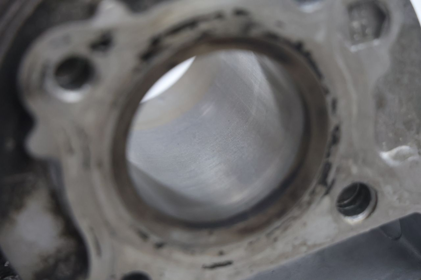 photo de CILINDRO PISTON PEUGEOT KISBEE 4T 50 (2010 - 2017) - Estado de la superficie y material