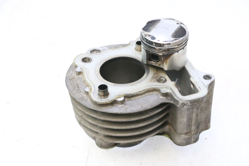 photo de CILINDRO PISTON PEUGEOT KISBEE 4T 50 (2010 - 2017) - Vista principal