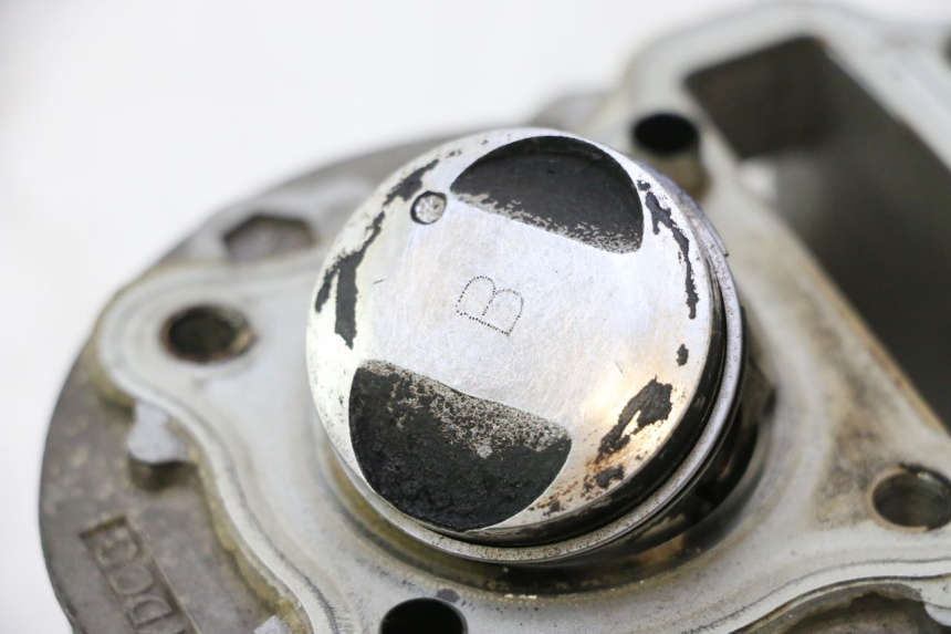photo de CILINDRO PISTON PEUGEOT KISBEE 4T 50 (2010 - 2017) - Foto de producto adicional