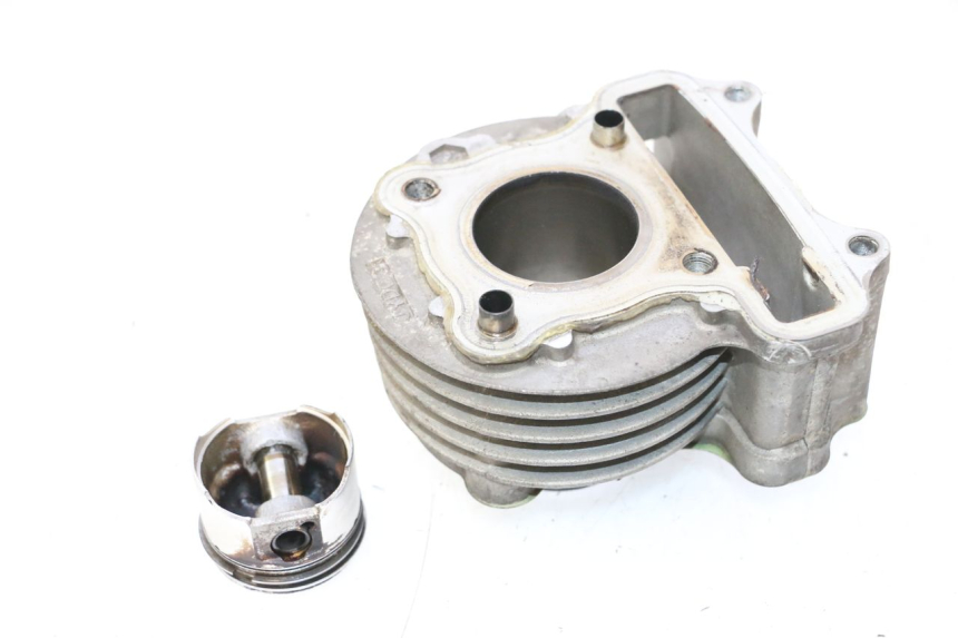 photo de CILINDRO PISTON PEUGEOT KISBEE 4T 50 (2010 - 2017) - Estado de la superficie y material