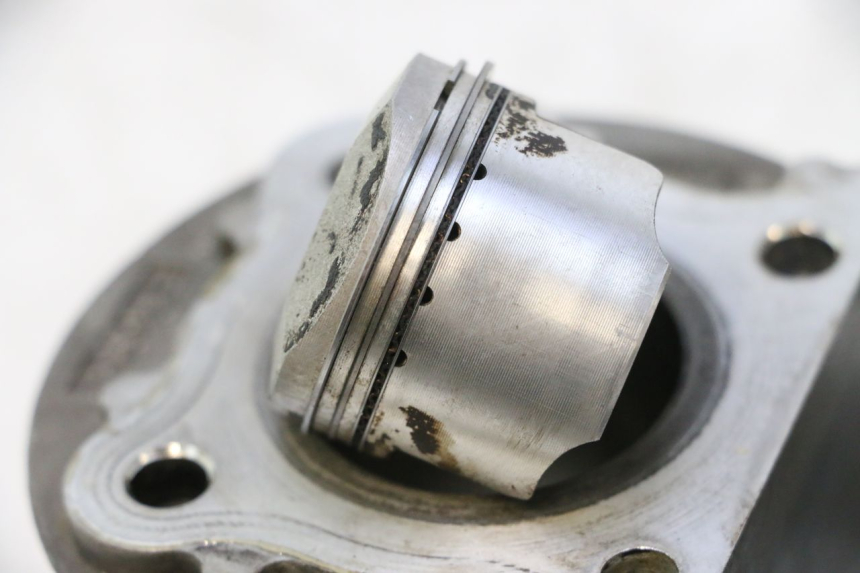photo de CILINDRO PISTÓN PEUGEOT KISBEE 4T 50 (2018 - 2022) - Zoom estado de uso