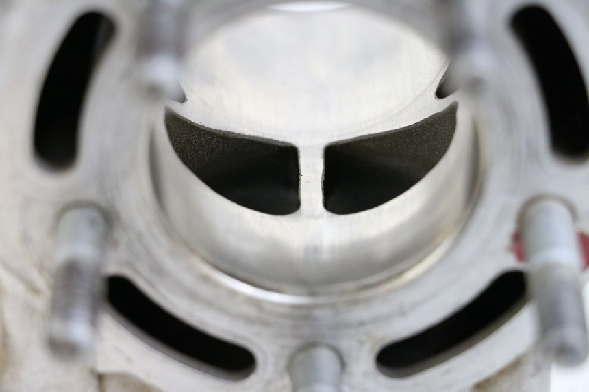 photo de CILINDRO PISTON KAWASAKI KX 85 (2014 - 2021) - Primer plano técnico