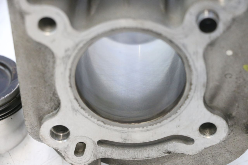 photo de CILINDRO PISTON PIAGGIO LIBERTY IGET S 125 (2016 - 2020) - Primer plano de alta resolución