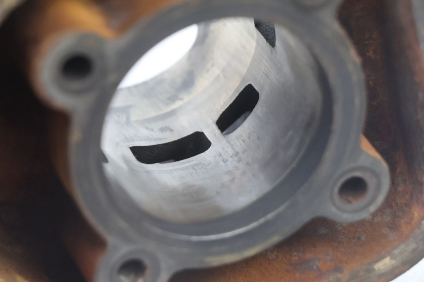 photo de CILINDRO PISTON PEUGEOT LUDIX BLASTER 50 (2006 - 2014) - Inspección visual detallada