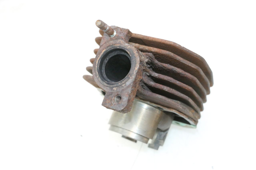 photo de CILINDRO PISTÓN PEUGEOT LUDIX 50 (2008 - 2017) - Primer plano técnico