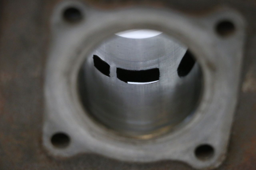 photo de CILINDRO PISTÓN PEUGEOT LUDIX 50 (2008 - 2017) - Estado de la superficie y material