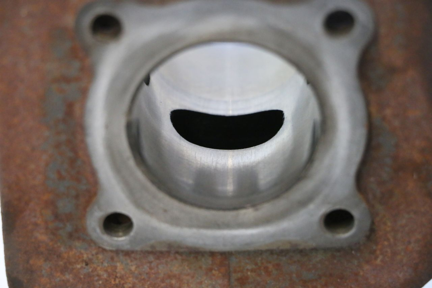 photo de CILINDRO PISTON PEUGEOT LUDIX 50 (2005 - 2007) - Primer plano técnico