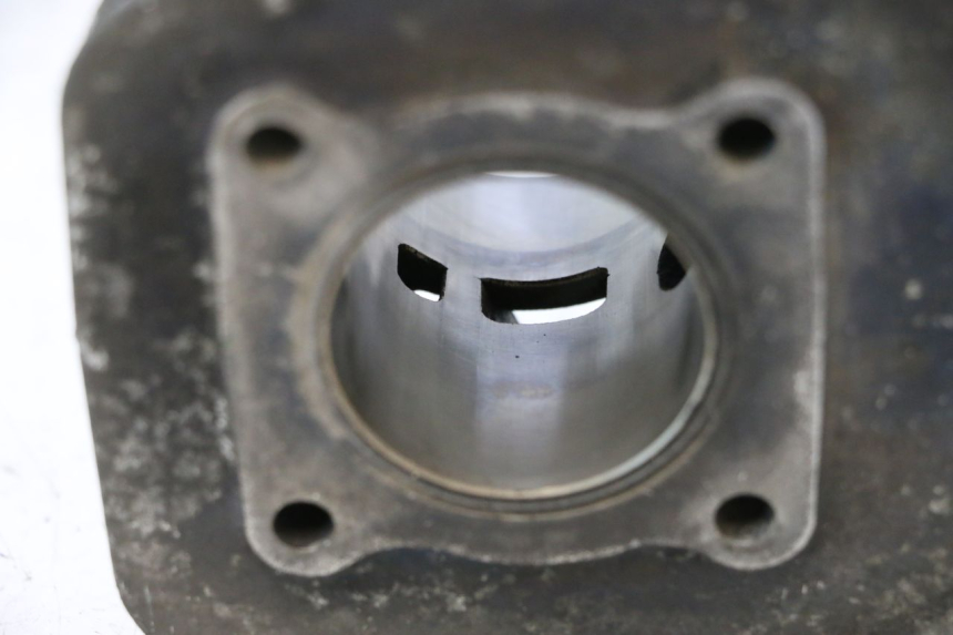 photo de CILINDRO PISTON PEUGEOT LUDIX ONE 14P 50 (2004 - 2013) - Primer plano técnico