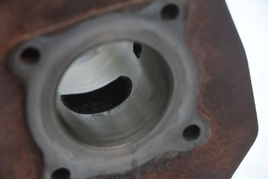 photo de CILINDRO PISTON PEUGEOT LUDIX ONE 50 (2004 - 2013) - Primer plano de alta resolución