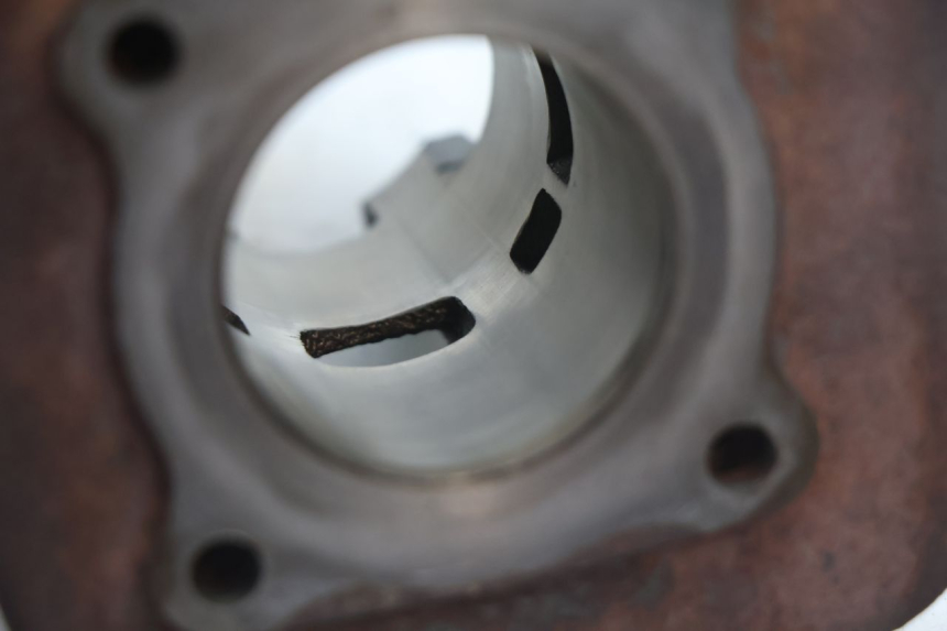 photo de CILINDRO PISTON PEUGEOT LUDIX ONE 50 (2004 - 2013) - Inspección visual detallada