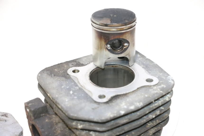 photo de CILINDRO PISTON PEUGEOT LUDIX ONE 50 (2004 - 2013) - Enfoque en la estructura