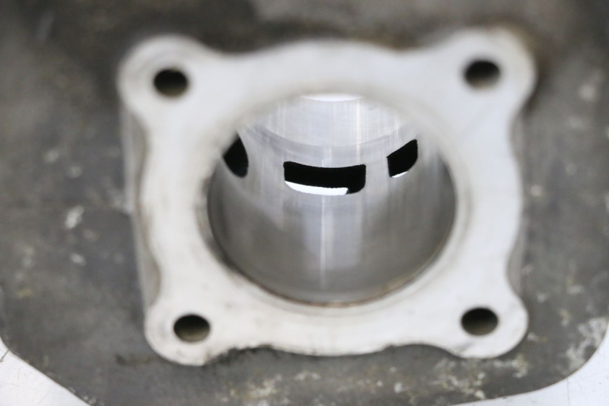 photo de CILINDRO PISTON PEUGEOT LUDIX ONE 50 (2004 - 2013) - Estado de la superficie y material