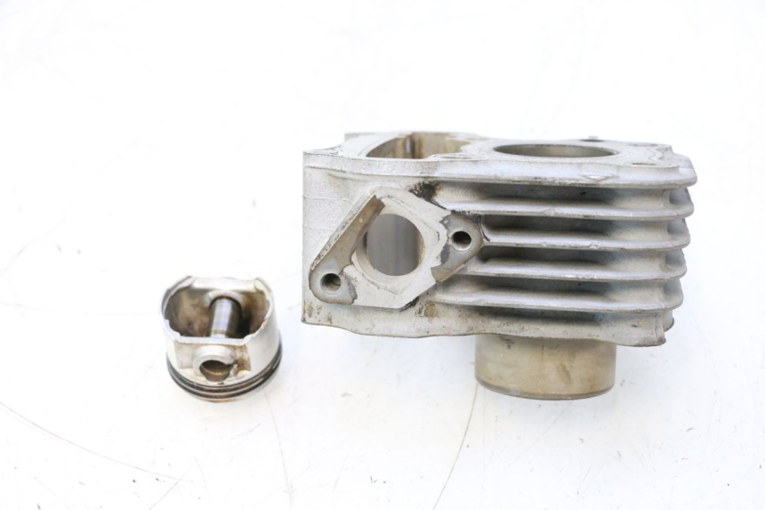 photo de CILINDRO PISTON SYM MIO 50 (2005 - 2010) - Características distintivas