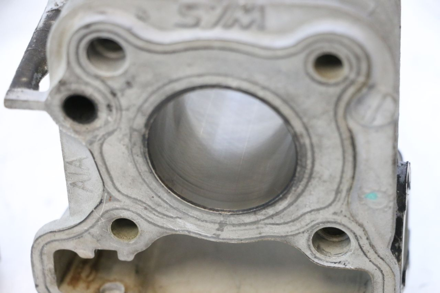 photo de CILINDRO PISTON SYM MIO 50 (2005 - 2010) - Detalles de los puntos de fijación