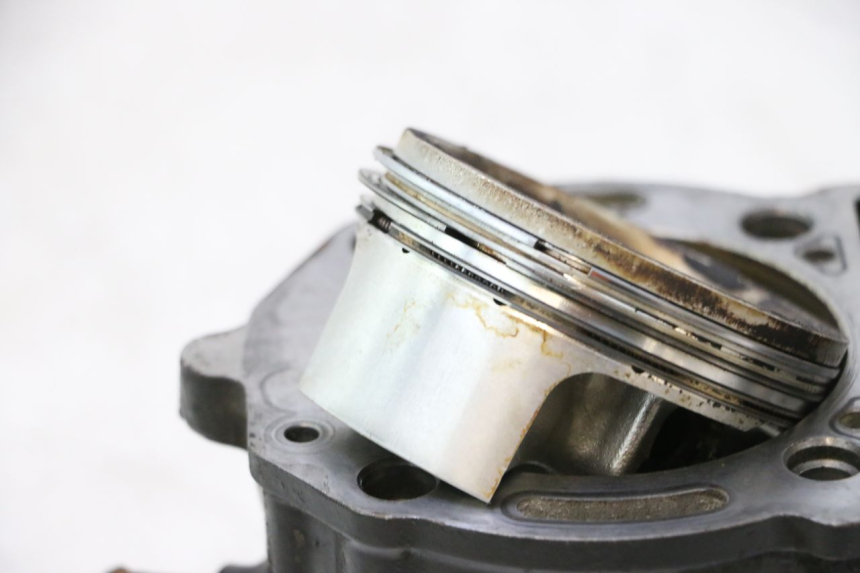 photo de CILINDRO PISTON PIAGGIO MP3 LT 300 (2010 - 2016) - Enfoque en la estructura