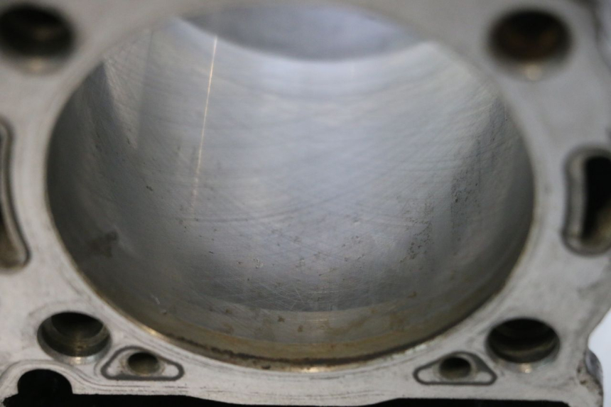 photo de CILINDRO PISTON PIAGGIO MP3 LT 300 (2010 - 2016) - Estado de la superficie y material