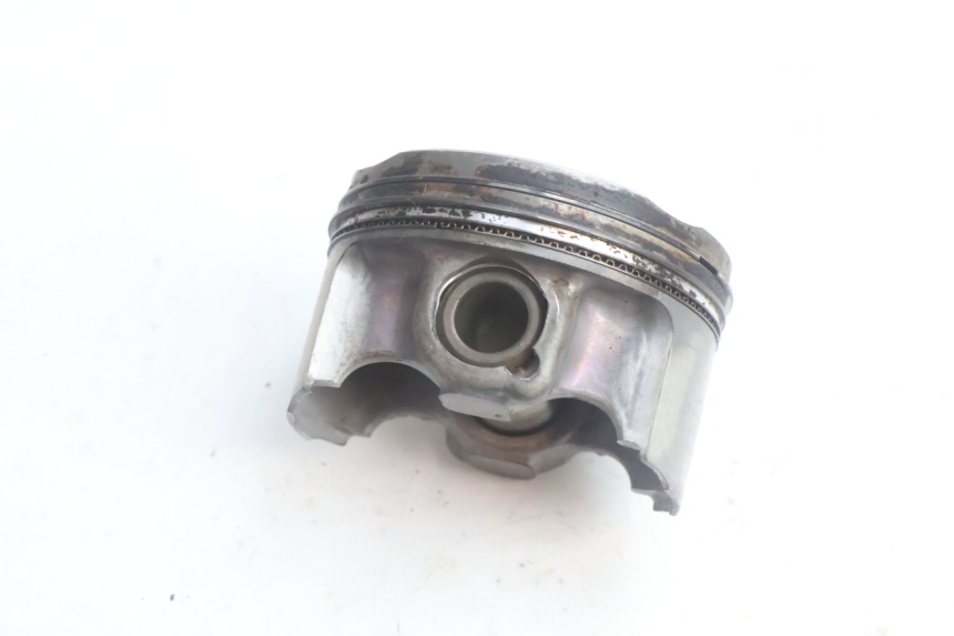 photo de CILINDRO PISTON YAMAHA N-MAX NMAX 125 (2021 - 2024) - Primer plano de alta resolución