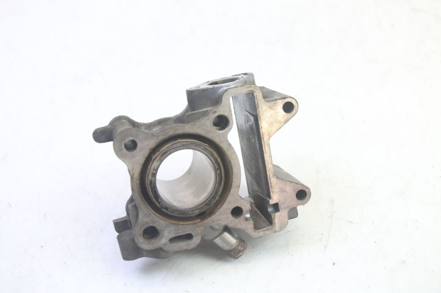 photo de CILINDRO PISTON YAMAHA NEOS NEO'S 4T 50 (2008 - 2016) - Detalles de los puntos de fijación