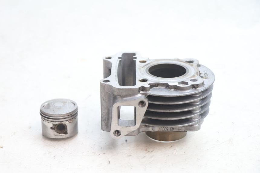 photo de CILINDRO PISTON KYMCO LIKE 4T 50 (2019 - 2025) - Detalle de la pieza