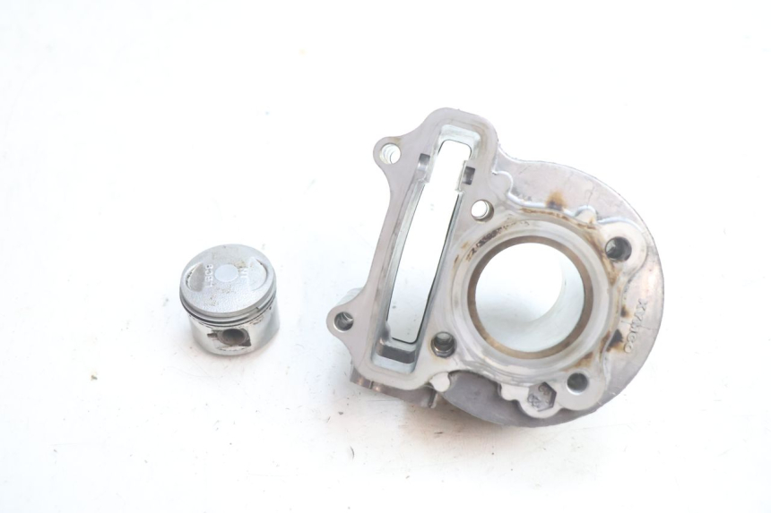 photo de CILINDRO PISTON KYMCO LIKE 4T 50 (2019 - 2025) - Zoom estado de uso