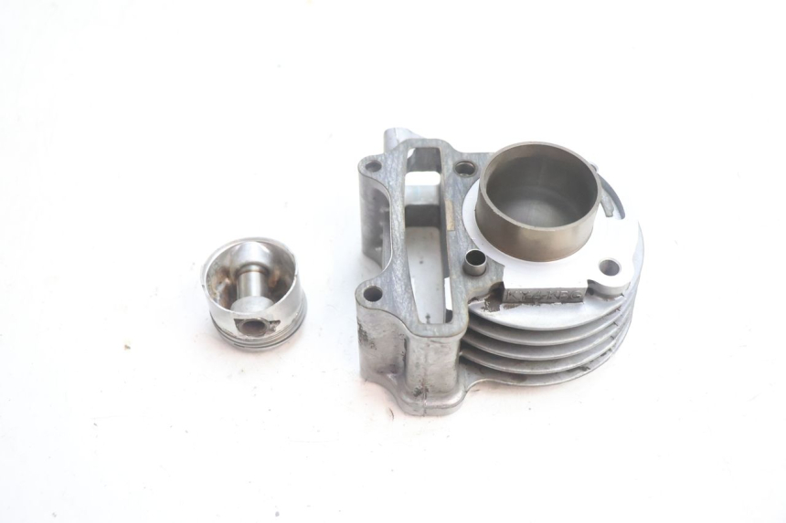 photo de CILINDRO PISTON KYMCO LIKE 4T 50 (2019 - 2025) - Otra perspectiva
