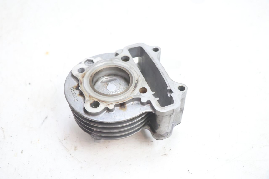 photo de CILINDRO PISTON KYMCO LIKE 4T 50 (2019 - 2025) - Primer plano técnico