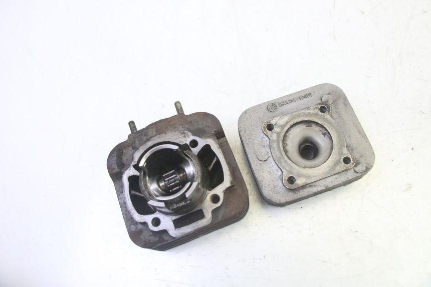 photo de CILINDRO PISTON PIAGGIO NEW TYPHOON 50 (2010 - 2017) - Primer plano técnico