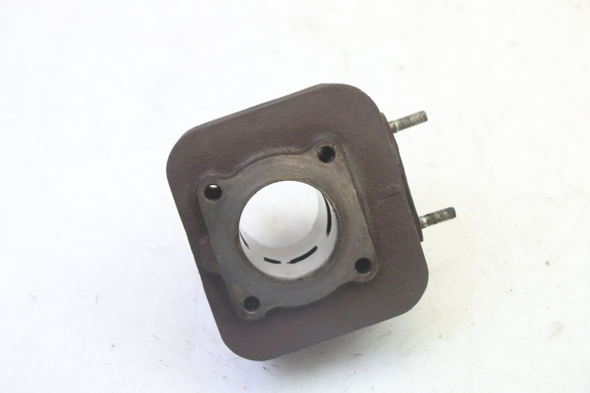 photo de CILINDRO PISTON PIAGGIO NEW TYPHOON 50 (2010 - 2017) - Detalles de los puntos de fijación