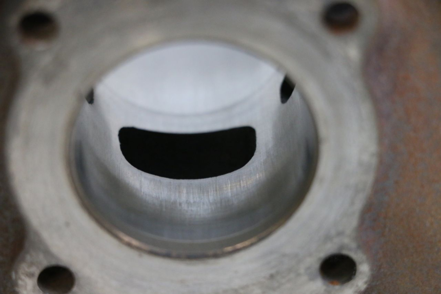 photo de CILINDRO PISTON PIAGGIO NEW TYPHOON 50 (2010 - 2017) - Características distintivas