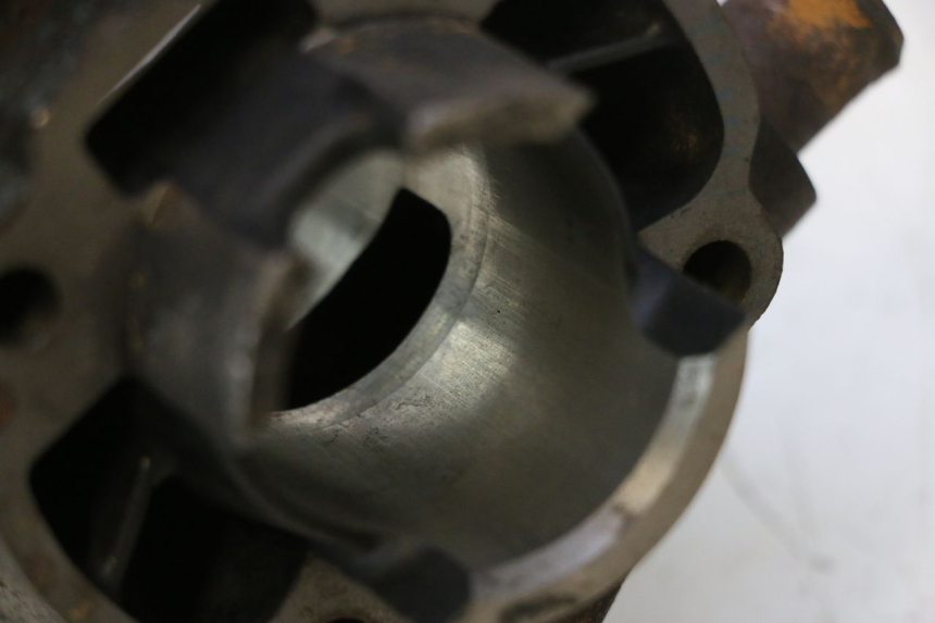 photo de CILINDRO PISTON MBK NITRO 50 (2004 - 2008) - Detalles de los puntos de fijación