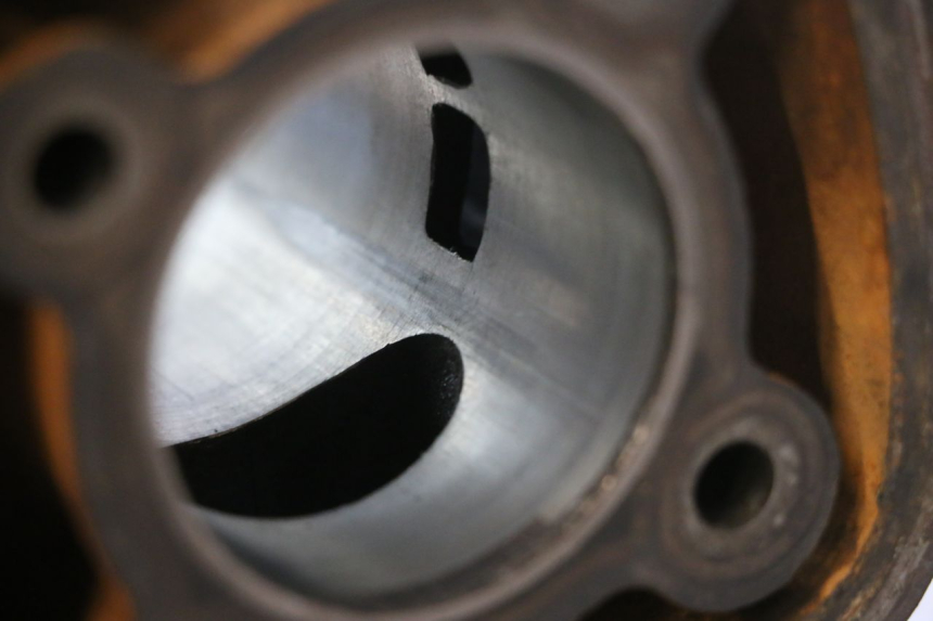 photo de CILINDRO PISTON MBK NITRO 50 (2004 - 2008) - Primer plano técnico