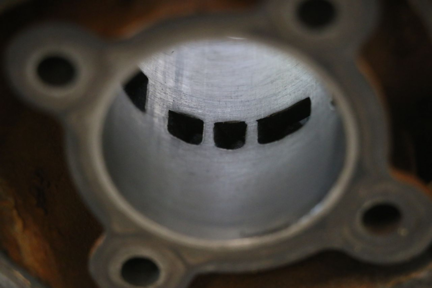 photo de CILINDRO PISTON MBK NITRO 50 (2004 - 2008) - Estado de la superficie y material