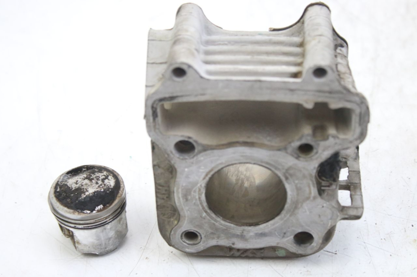 photo de CILINDRO PISTÓN SYM ORBIT 2 4T 50 (2008 - 2017) - Estado de la superficie y material