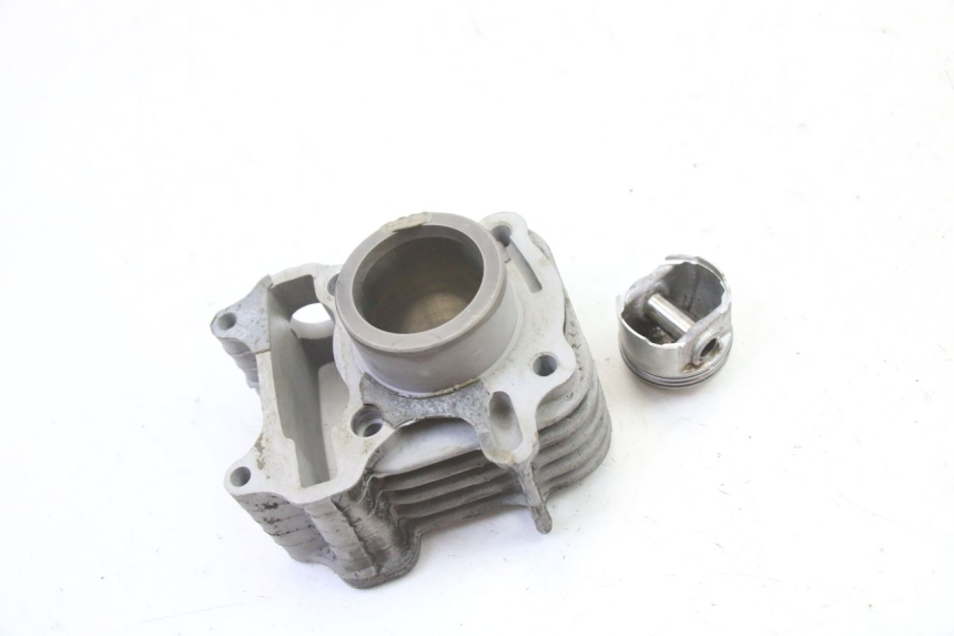 photo de CILINDRO PISTÓN SYM ORBIT 2 4T 50 (2008 - 2017) - Primer plano técnico