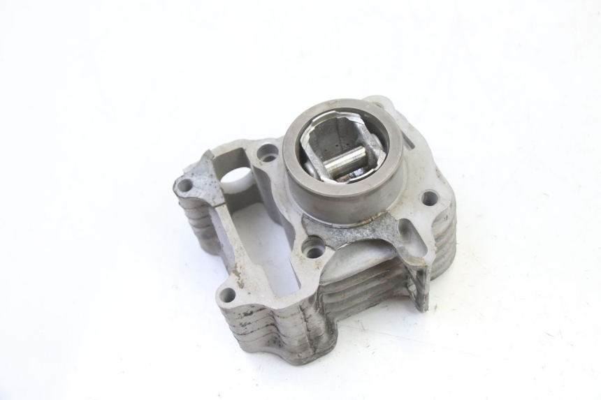 photo de CILINDRO PISTÓN SYM ORBIT 2 4T 50 (2008 - 2017) - Detalles de los puntos de fijación