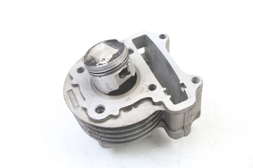 photo de CILINDRO PISTON PEUGEOT KISBEE 4T 50 (2010 - 2017) - Detalle de la pieza